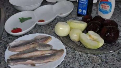 салат сельдь под шубой с яблоком