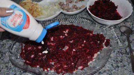 салат сельдь под шубой с яблоком