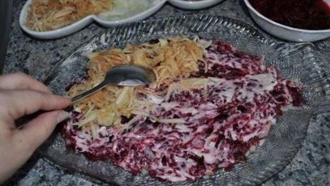 салат сельдь под шубой с яблоком