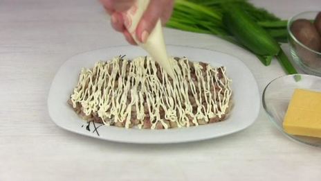 селедка под зеленой шубой с сыром и без свеклы
