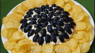 Салат Подсолнух с чипсами и балыком