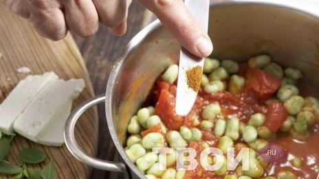 салат с фасолью и помидорами