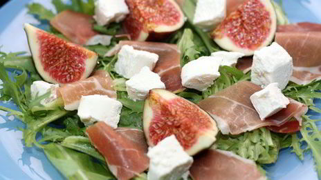 салат с инжиром