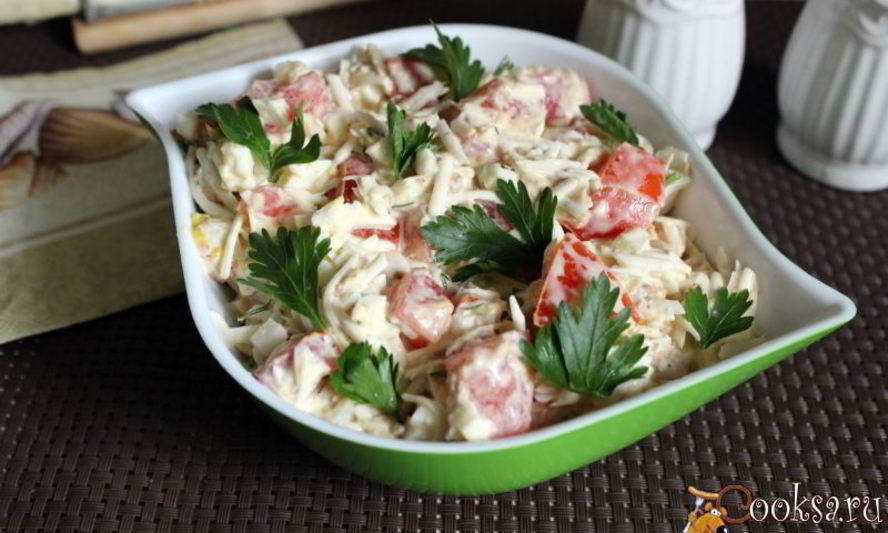 Рецепт салат с консервированным тунцом и плавленным сыром