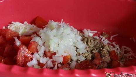 салат с консервированным тунцом и плавленным сыром