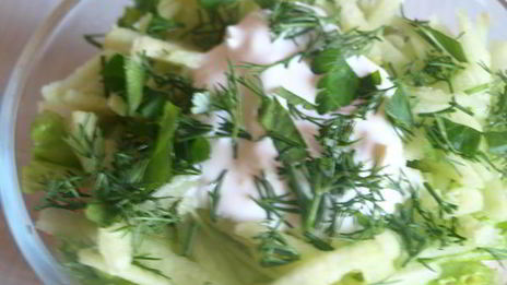 салат с крабовыми палочками и сельдереем