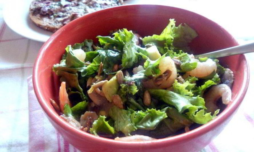 Рецепт салат с креветками, шампиньонами и авокадо