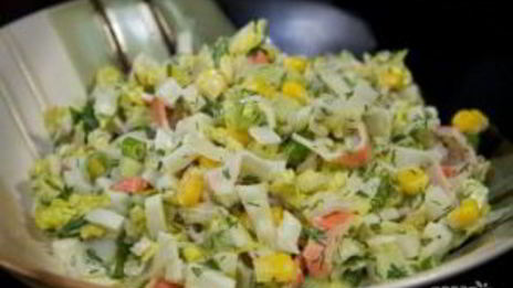 салат с кукурузой и крабовыми палочками