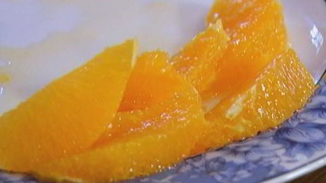 салат с куриной грудкой, фенхелем и сельдереем