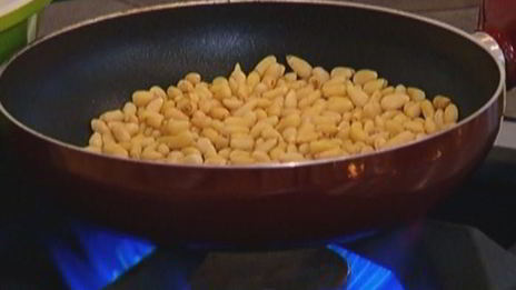 салат с куриной грудкой, фенхелем и сельдереем