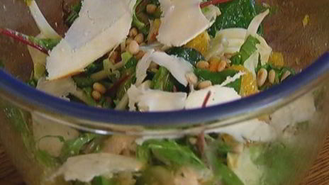 салат с куриной грудкой, фенхелем и сельдереем