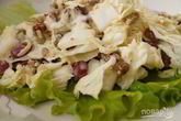 Салат с пекинской капустой и сухариками