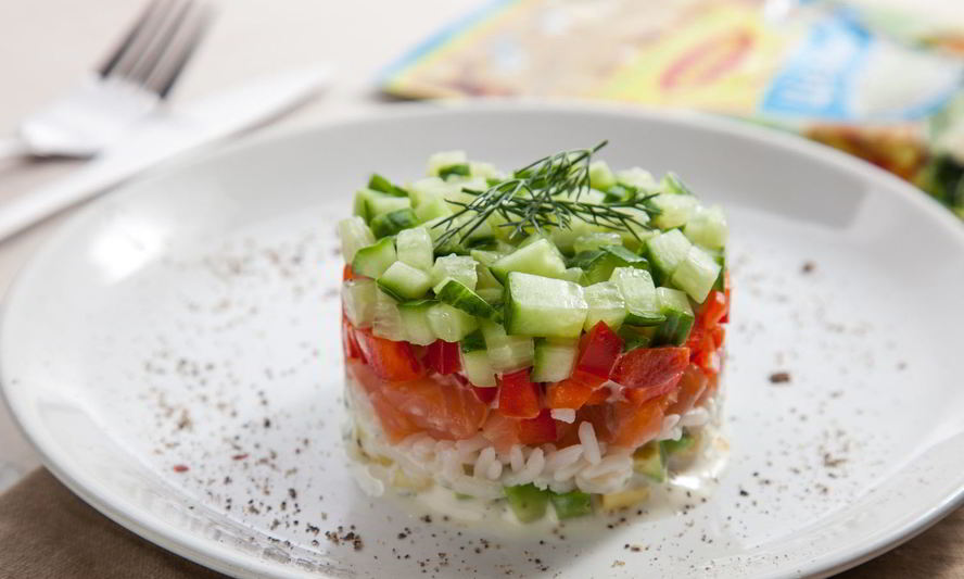 Рецепт салат с семгой, авокадо и рисом