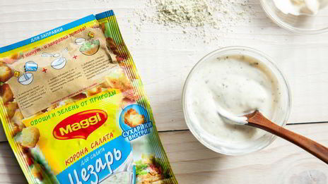 салат с семгой, авокадо и рисом