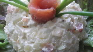 Салат с семгой и брынзой