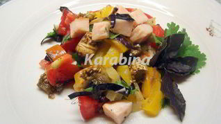 Салат с запеченными баклажанами и перцами