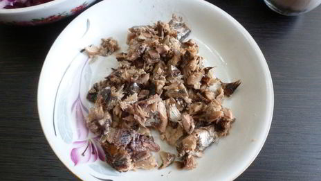 салат со шпротами и фасолью