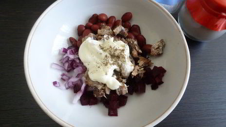 салат со шпротами и фасолью