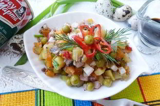 Салат со шпротами и горчичной заправкой