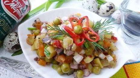 салат со шпротами и горчичной заправкой