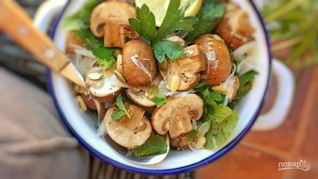 Салат Сырые шампиньоны