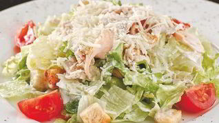 Домашний салат Цезарь с классическим соусом