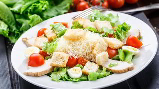 Классический салат Цезарь