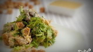 Салат Цезарь с грибами