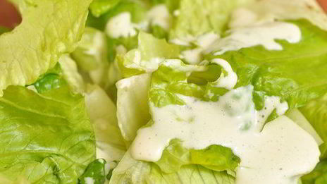 салат цезарь с креветками