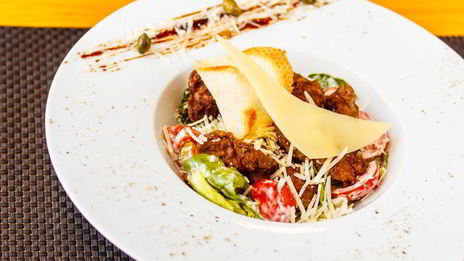 салат цезарь с куриной печенью