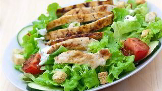 Салат Цезарь с оливковым маслом