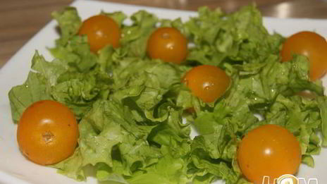 салат цезарь с рыбой