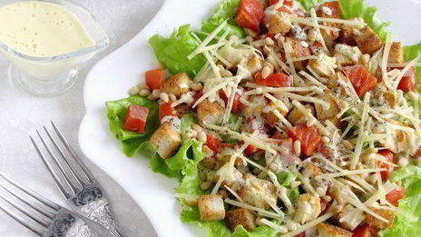 салат цезарь с семгой по-сибирски