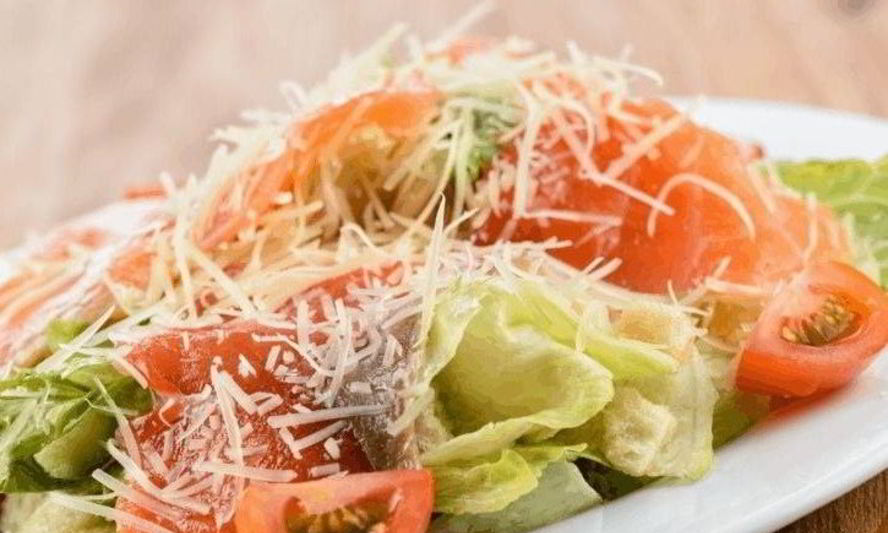 Рецепт салат цезарь с семгой