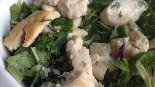 Салат Цезарь с зеленью