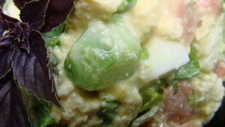 Салат Венеция с красной рыбкой и тофу