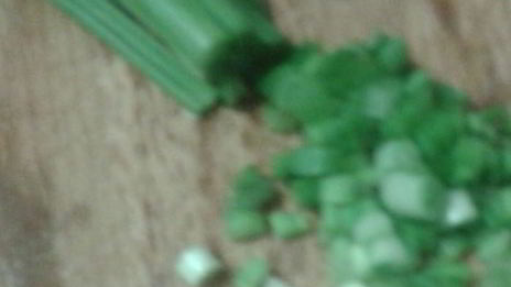 салат весенний в сырной корзинке