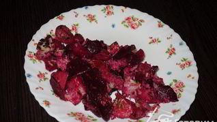 Теплый салат из редиса и овощей