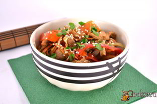 Теплый салат из свинины с овощами по-китайски