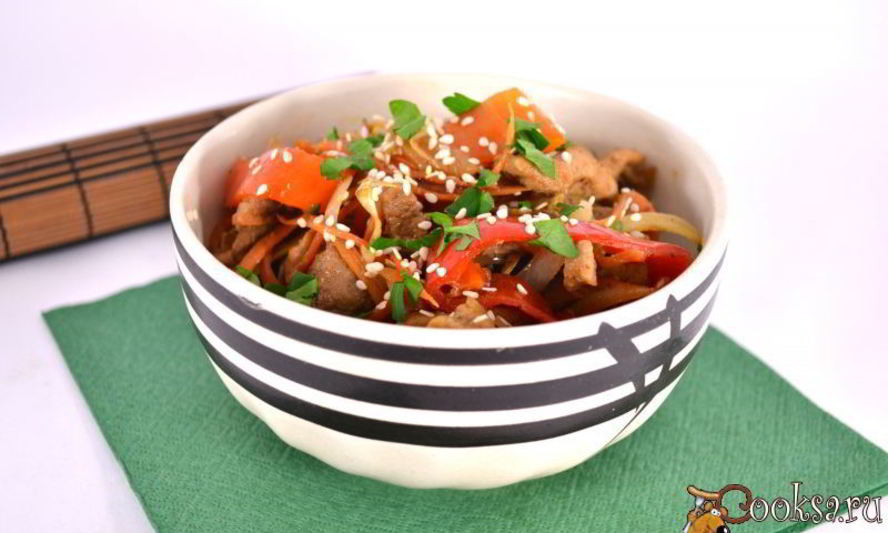 Рецепт теплый салат из свинины с овощами по-китайски