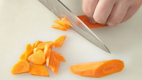 теплый салат с мини-кальмарами