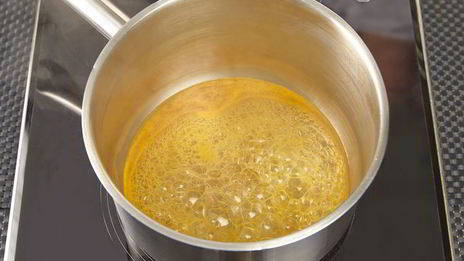 теплый салат с мини-кальмарами