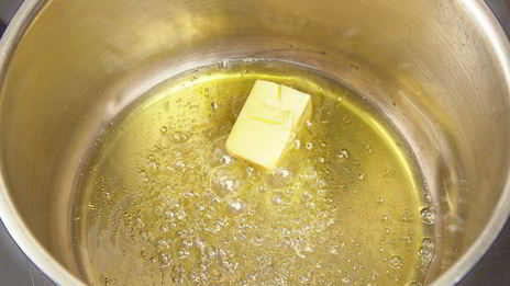 теплый салат с мини-кальмарами