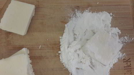 теплый салат с сыром, запеченый в апельсиновом соке