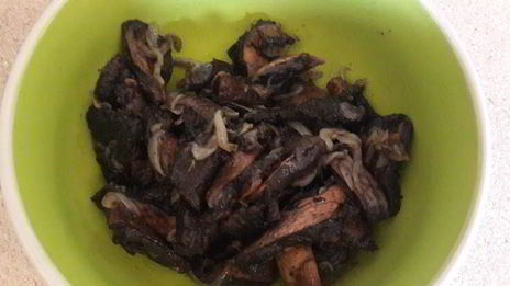 теплый салат с сыром, запеченый в апельсиновом соке