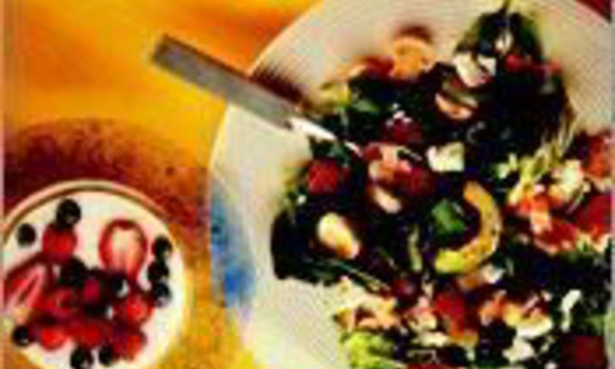 Рецепт вегетарианский салат из шпината с помидорами и авокадо