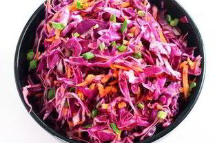 Салат из капусты и фенхеля с апельсиновым винегретом