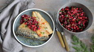 Скумбрия-гриль с летним винегретом