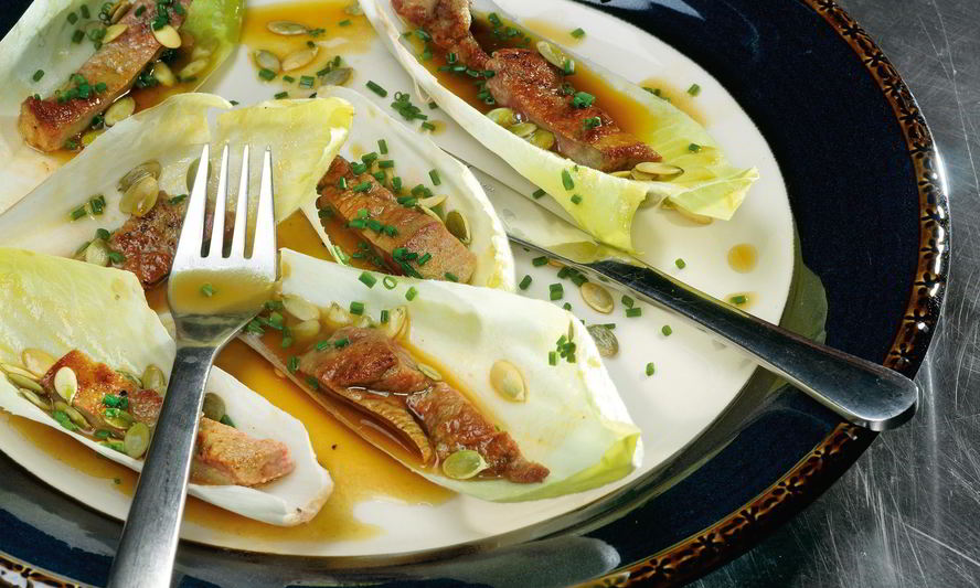 Рецепт телячья печенка с цикорием и тыквенным винегретом