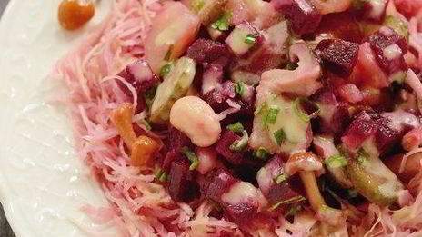 винегрет с капустой, грибами и заправкой без масла